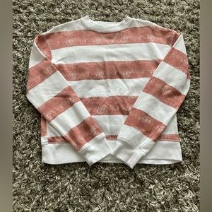 Women’s peach and white SO crew neck. Size: S